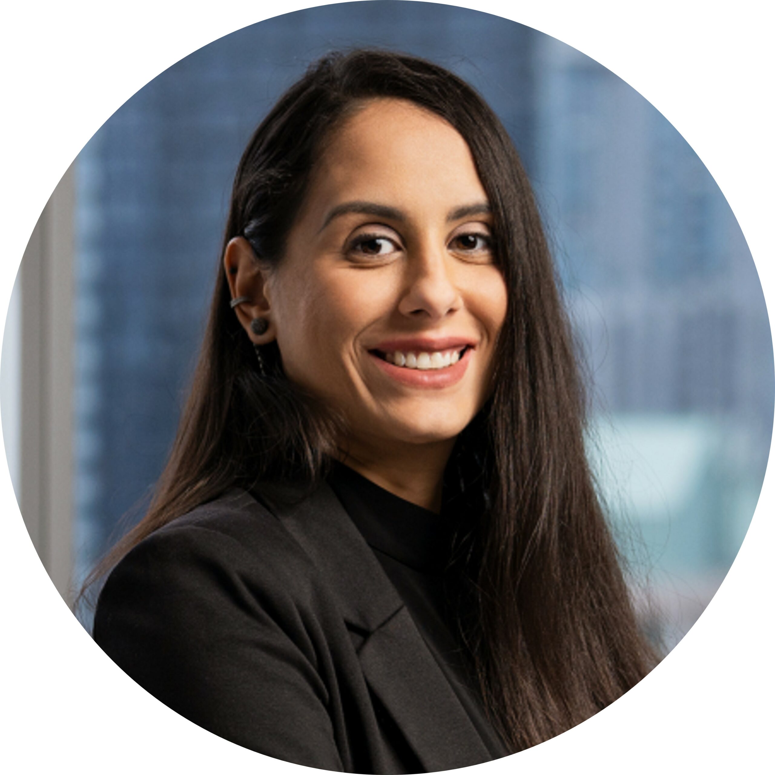 Lorena Bastos Moriera, an alumna of OsgoodePD's Professional LLM in Canadian Common Law. 