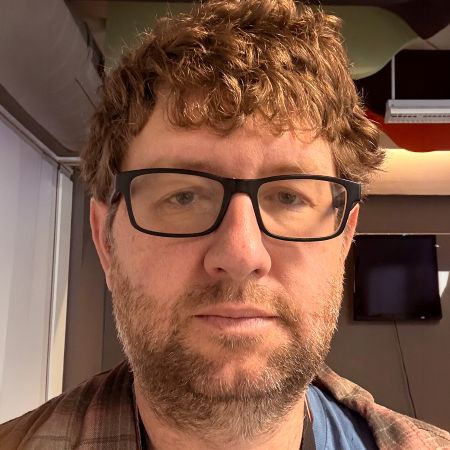 Daniel Hildebrand headshot-small